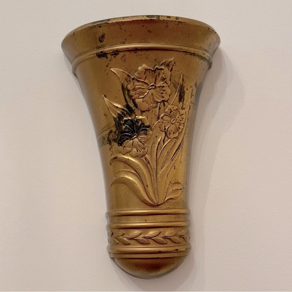 Homco Home Interiors Wall Pockets Goldtone  Embossed Vases 1985
, 9-1/2" Tall - Picture 8 of 8